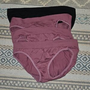 Secret Treasures Women's Intimates in Black and Purple